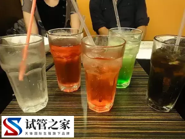 试管婴儿移植后能否喝苏打水(图1) 试管婴儿移植后能否喝苏打水(图1)