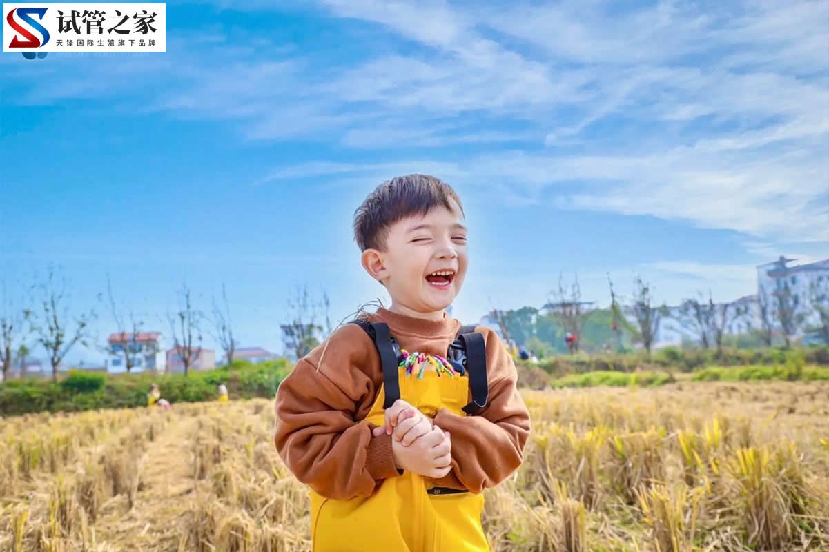 混血宝宝农作的一天