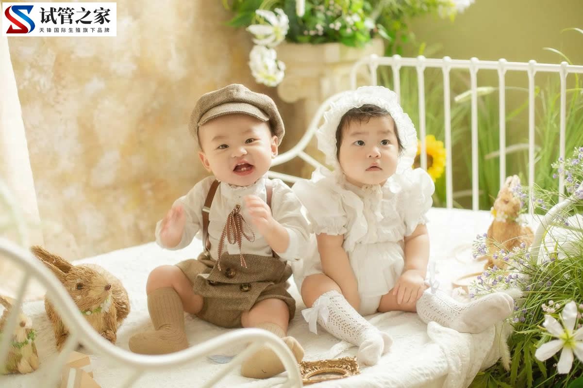 喜得龙凤胎 母子女平安 本是皆大欢喜