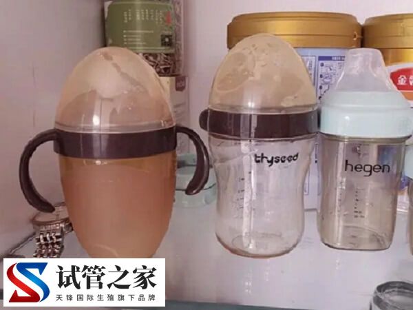 宝宝过早使用重力球奶瓶的危害是什么(图1)